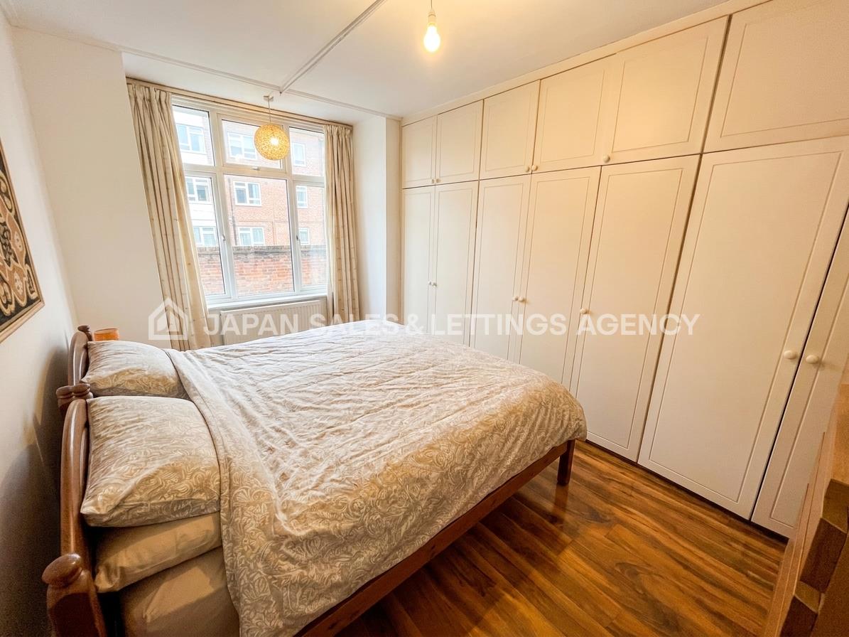 Flat Leslie Road in Greater London