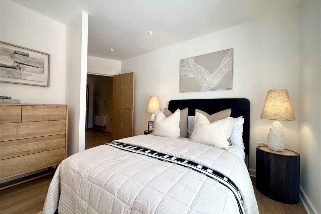 Flat Victoria Road in Rushmoor