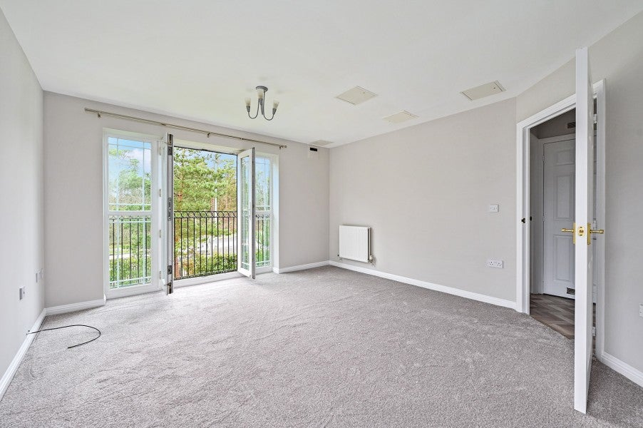 Flat Brock Close in Deepcut