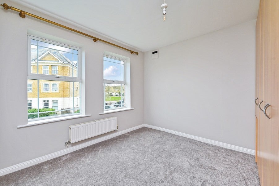 Flat Brock Close in Deepcut