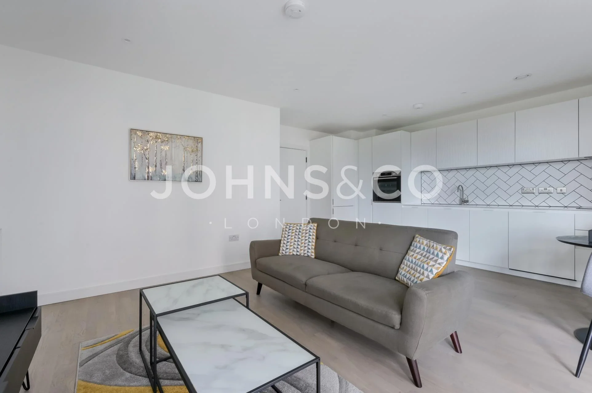 Flat Greenleaf Walk in Greater London