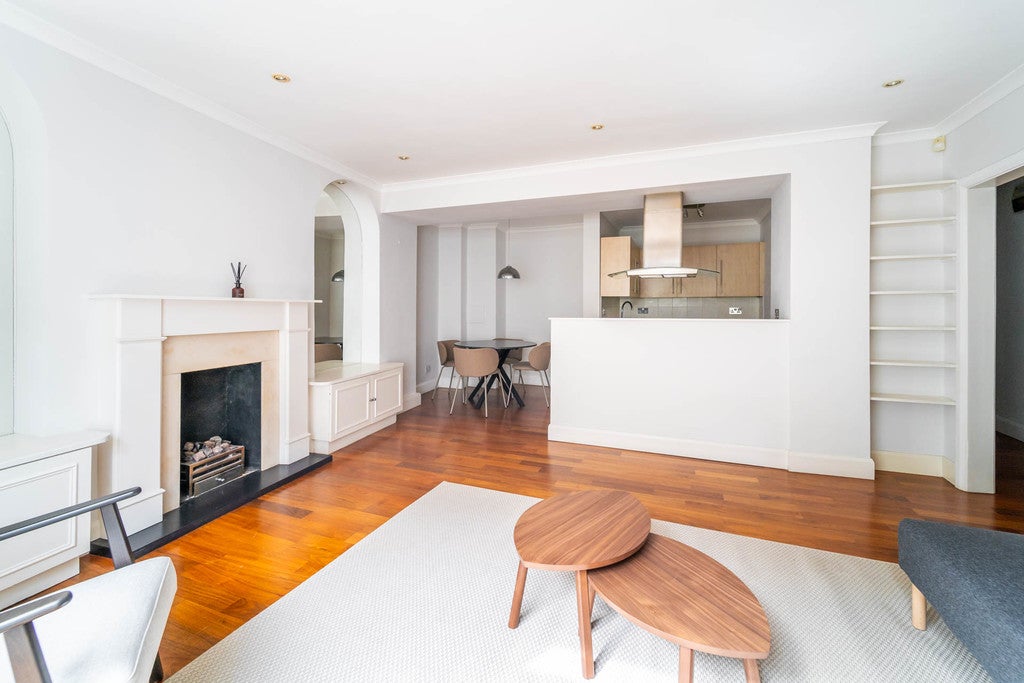 Flat Old Brompton Road in Greater London