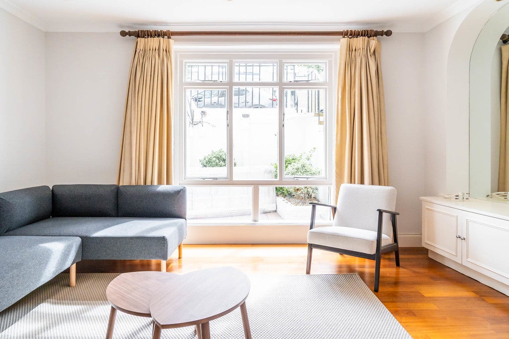 Flat Old Brompton Road in Greater London