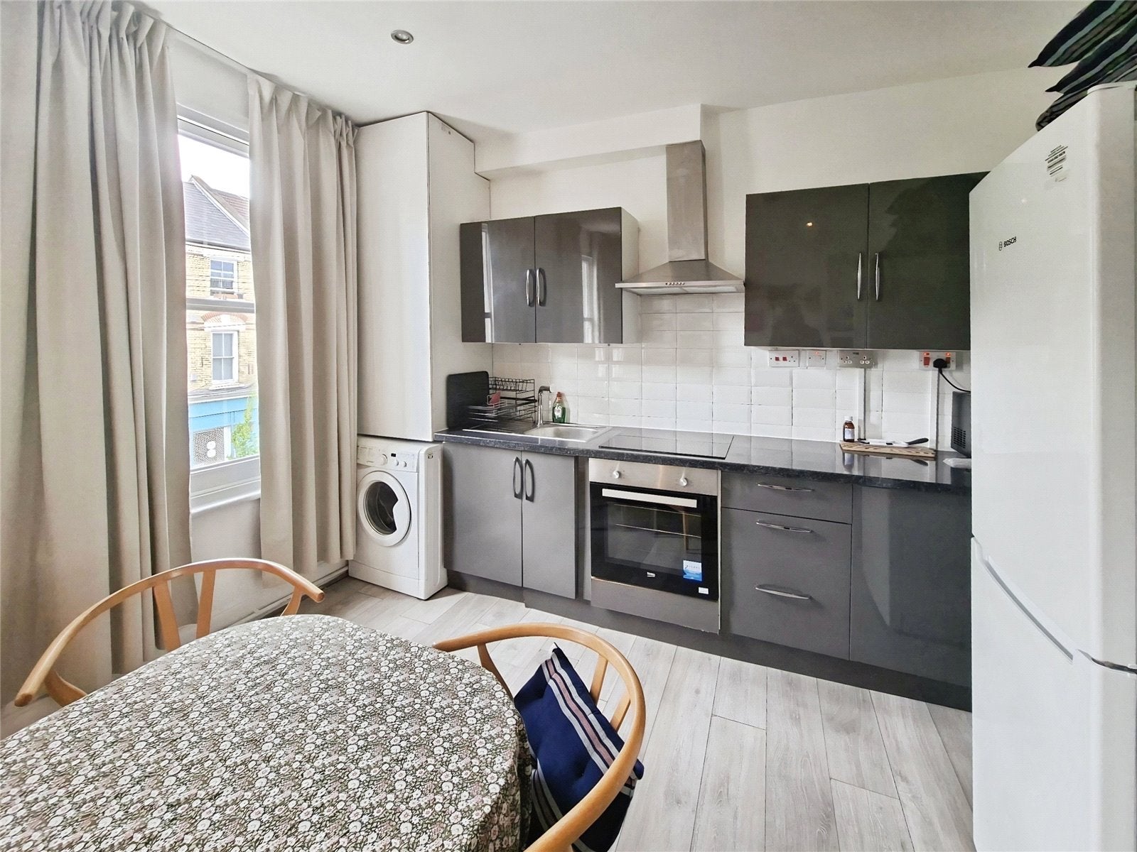 Flat Leander Road in Greater London