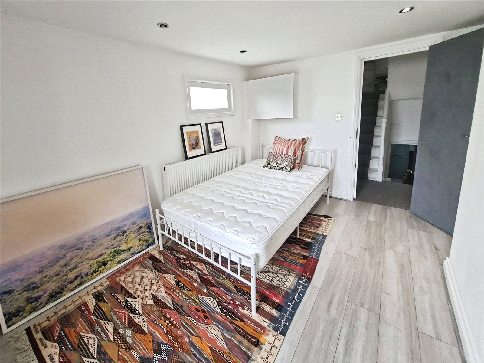 Flat Leander Road in Greater London