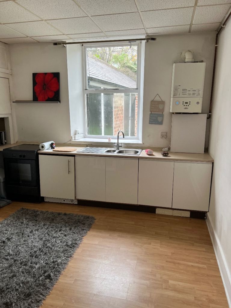 Flat Esslemont Avenue in Aberdeen City