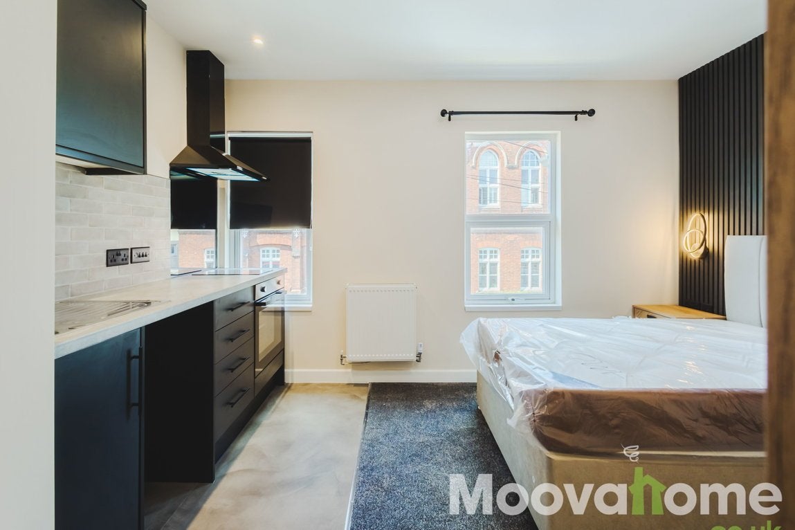 Room Dixon Street in Swindon