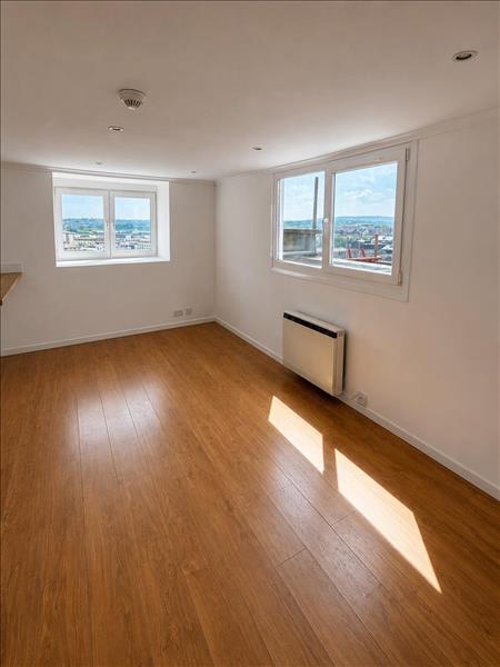 Flat Bellevue Crescent in Bristol