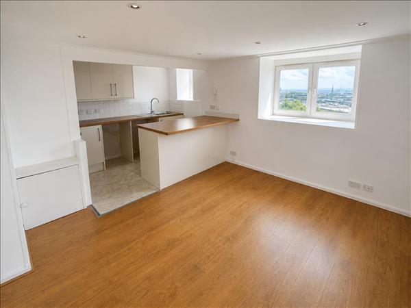 Flat Bellevue Crescent in Bristol