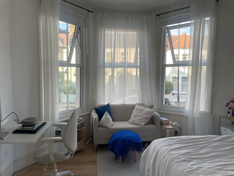 Room Wightman Road in Greater London