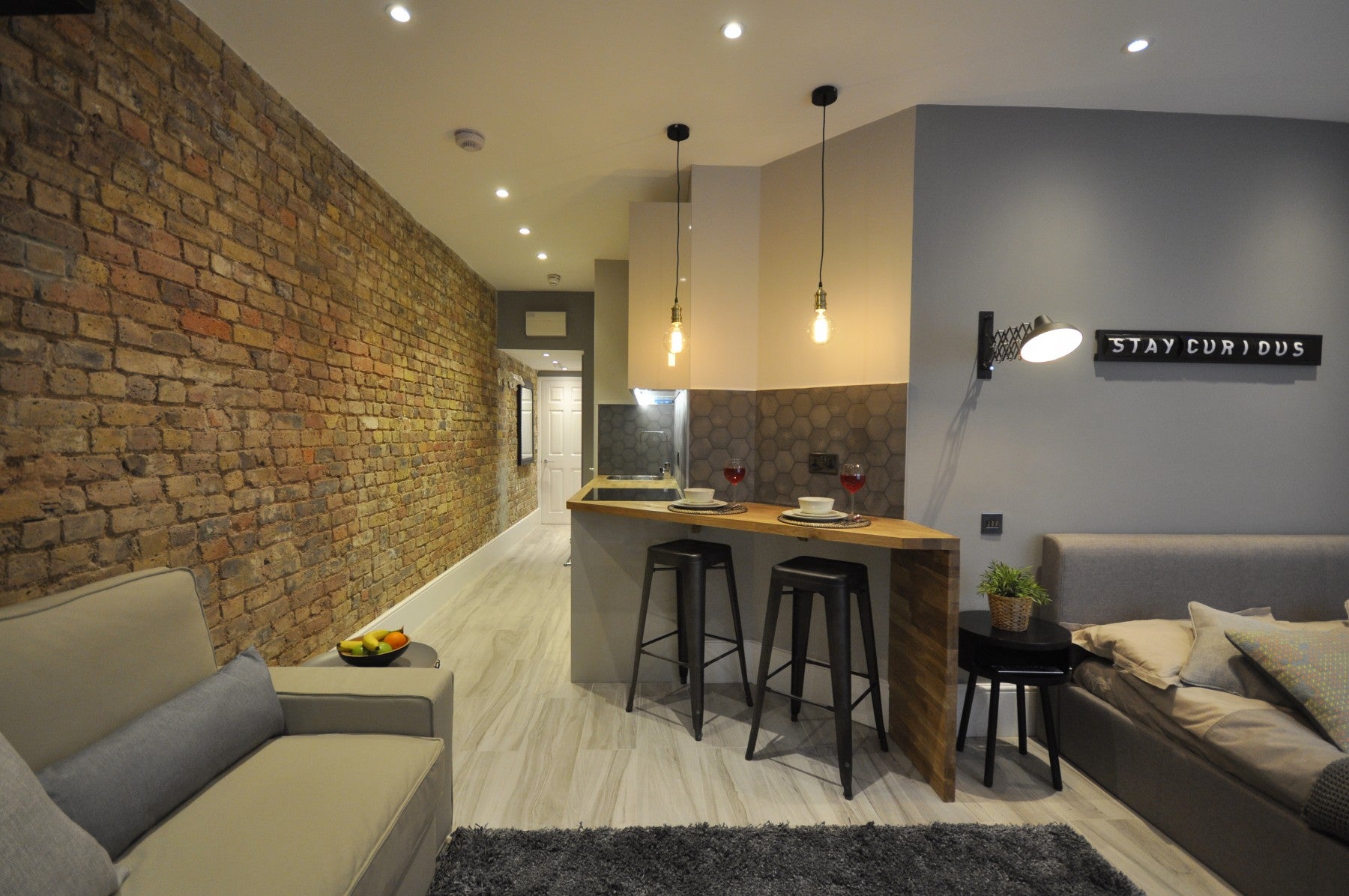 Flat Linden Gardens in Greater London