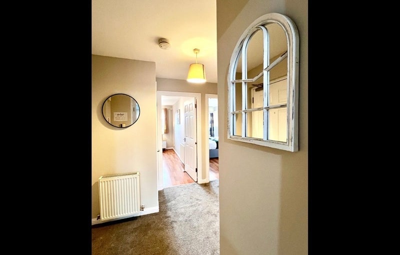 Room Dawson Road in Glasgow