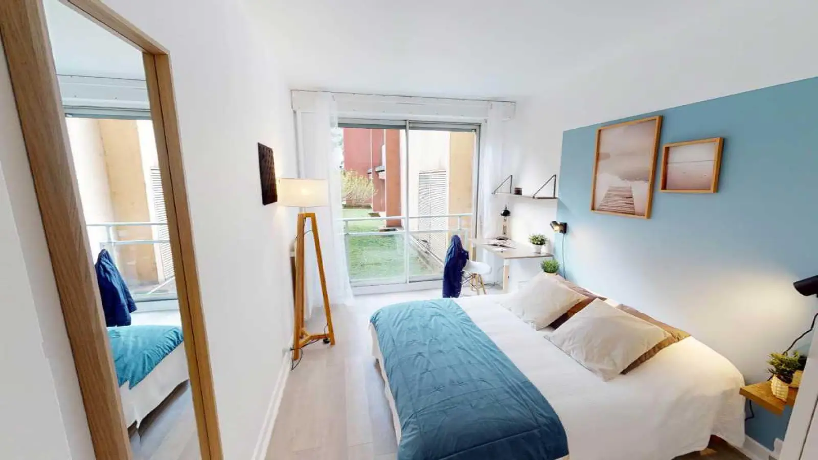 Room Rue Petit in Paris