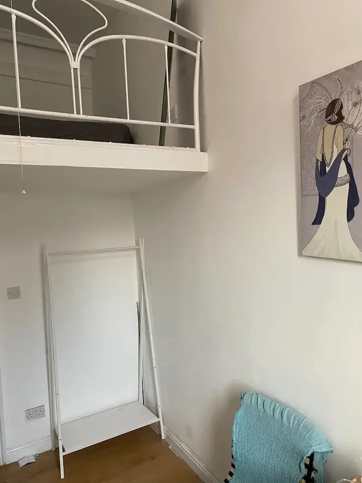 Room Hackney Road in Greater London