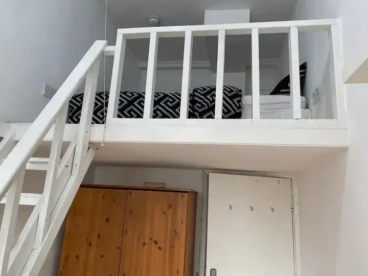 Room Hackney Road in Greater London