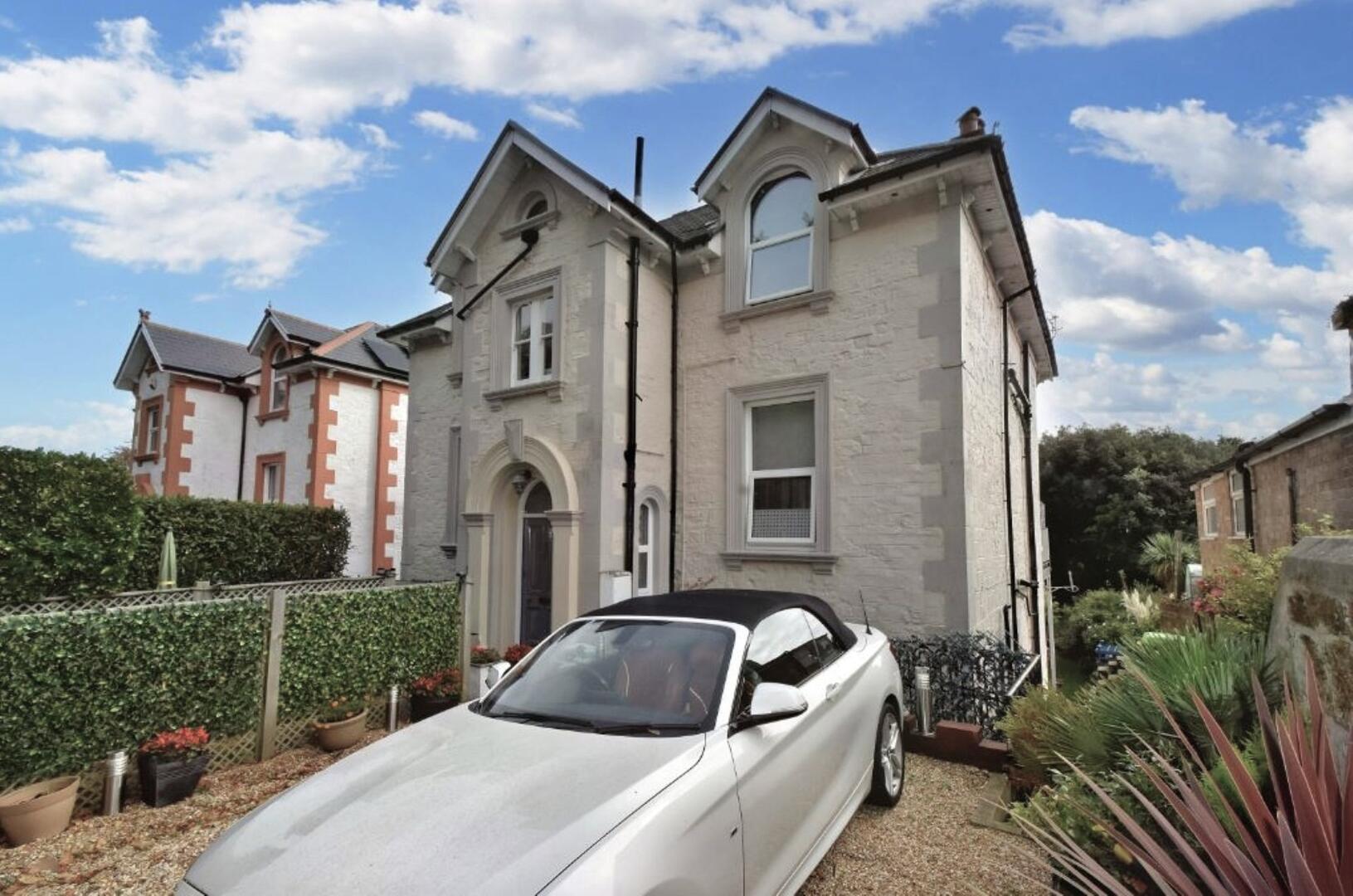 Flat St Boniface Road in Ventnor