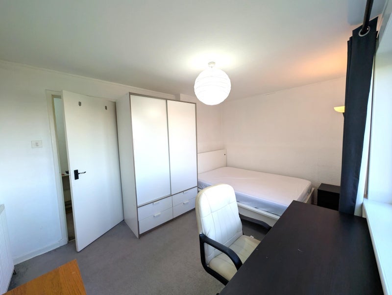 Room Piersfield Grove in City of Edinburgh