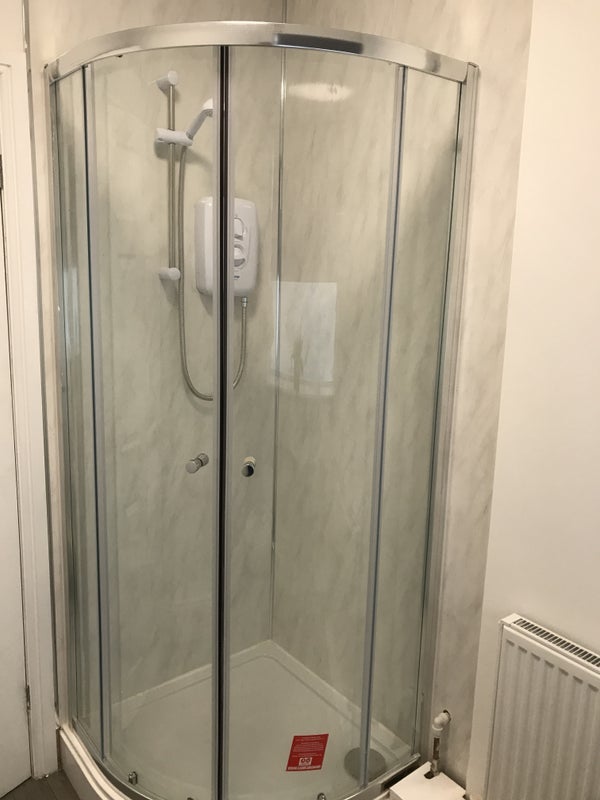 Room Earls Road in Nuneaton and Bedworth