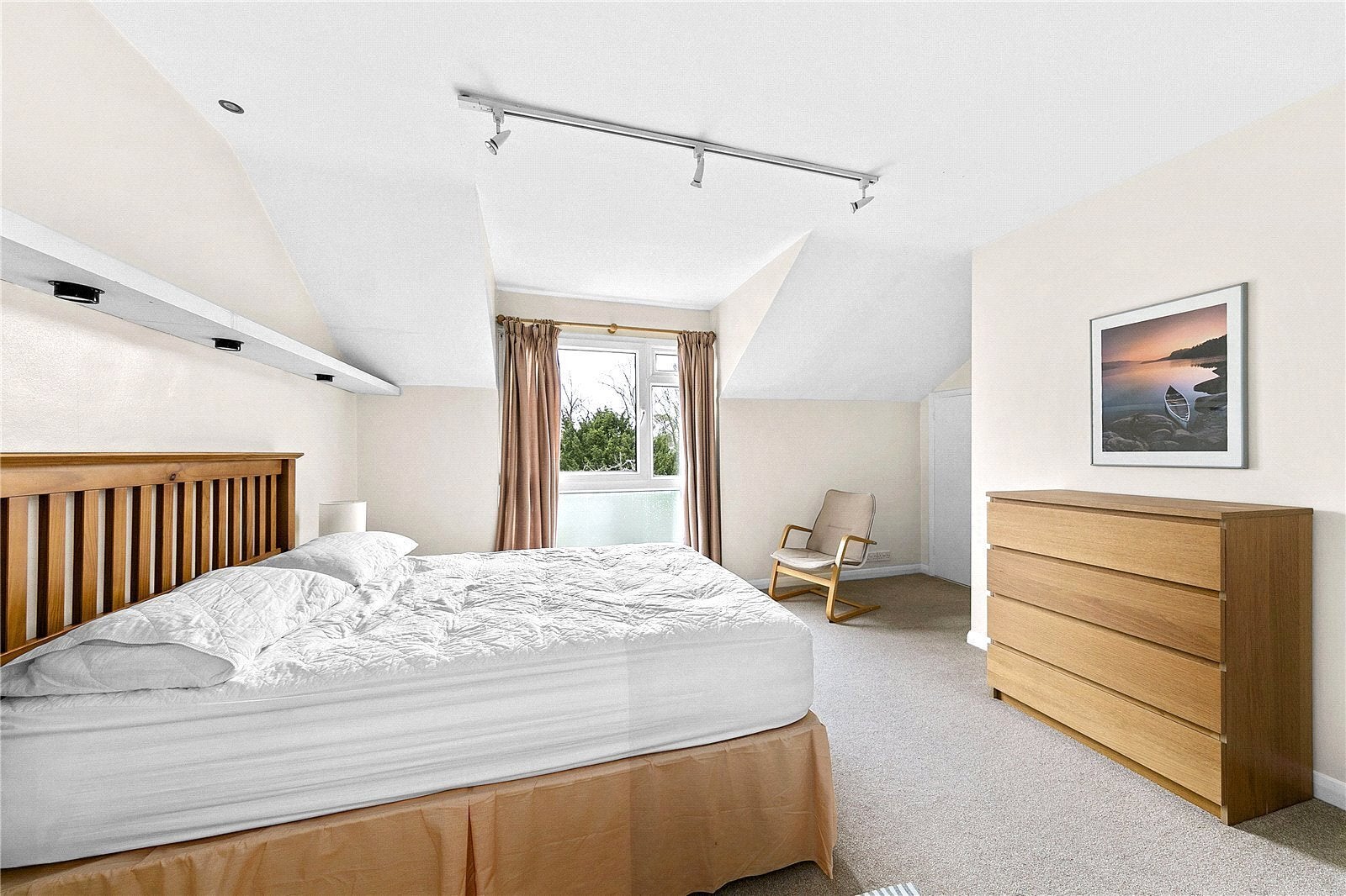 Flat Fairfax Road in Greater London