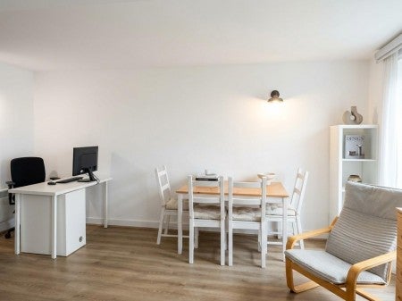 Flat Wheatley Lane in Bradford
