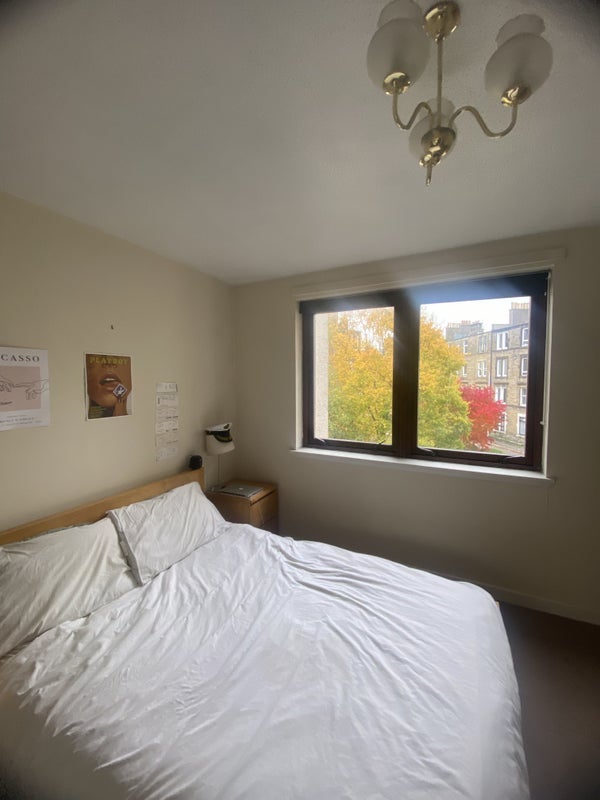 Room Dalgety Road in City of Edinburgh