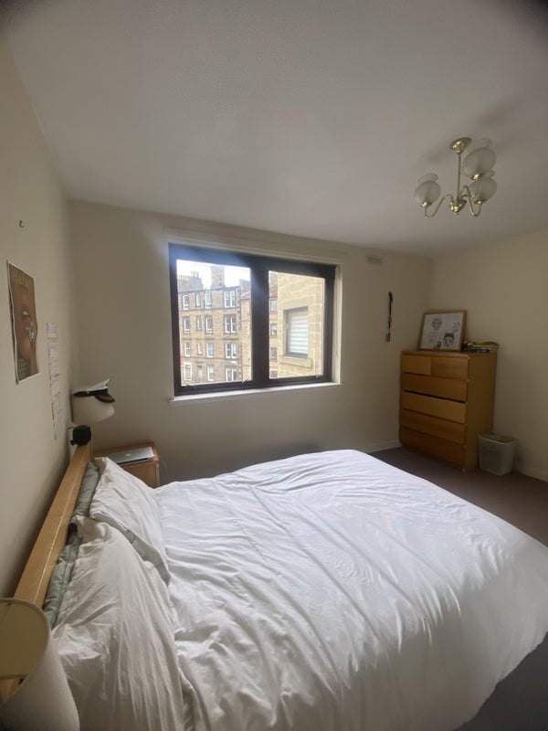 Room Dalgety Road in City of Edinburgh