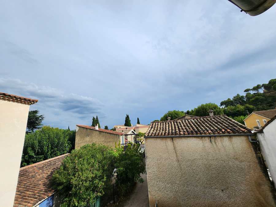 Appartement Route de Saint-Saturnin-les-Avignon à Le Thor