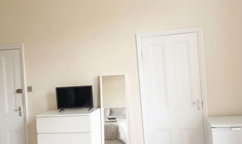 Room Stirling Road in Birmingham