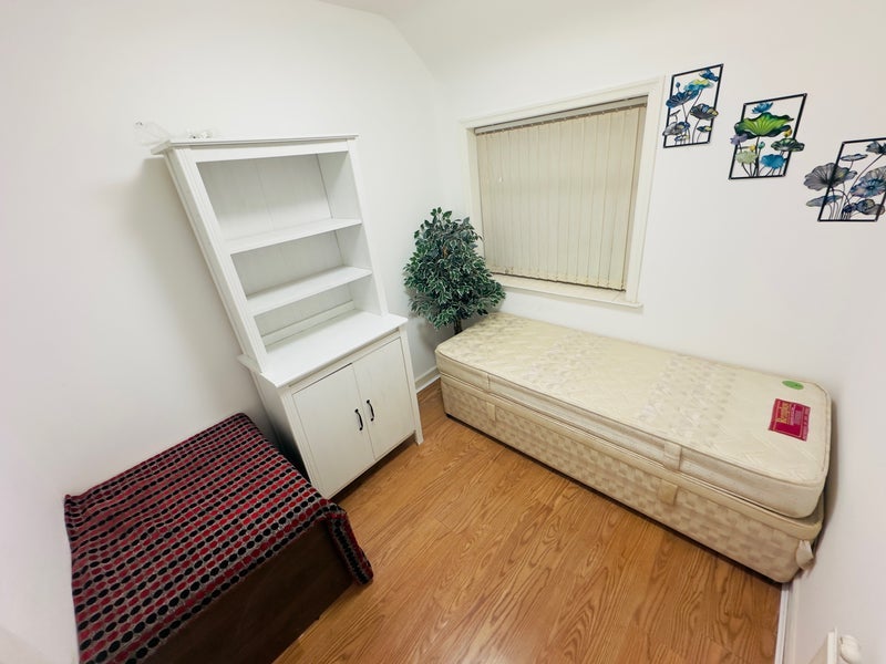 Room Brownley Road in Manchester