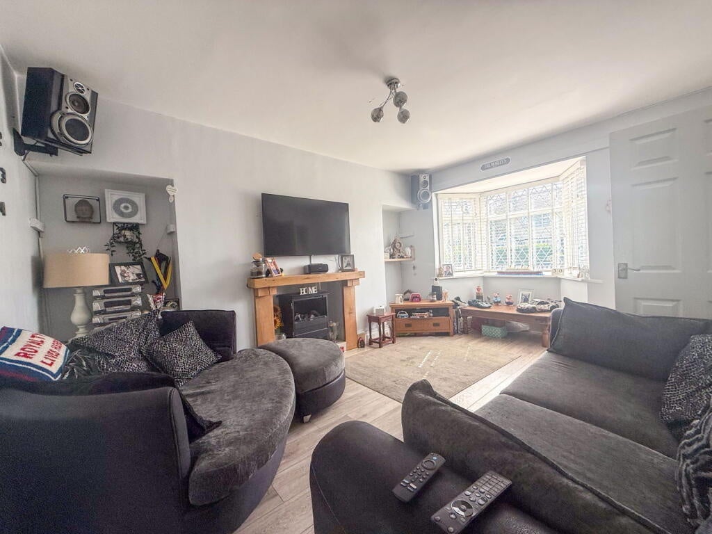Room Moorside Road in Birmingham