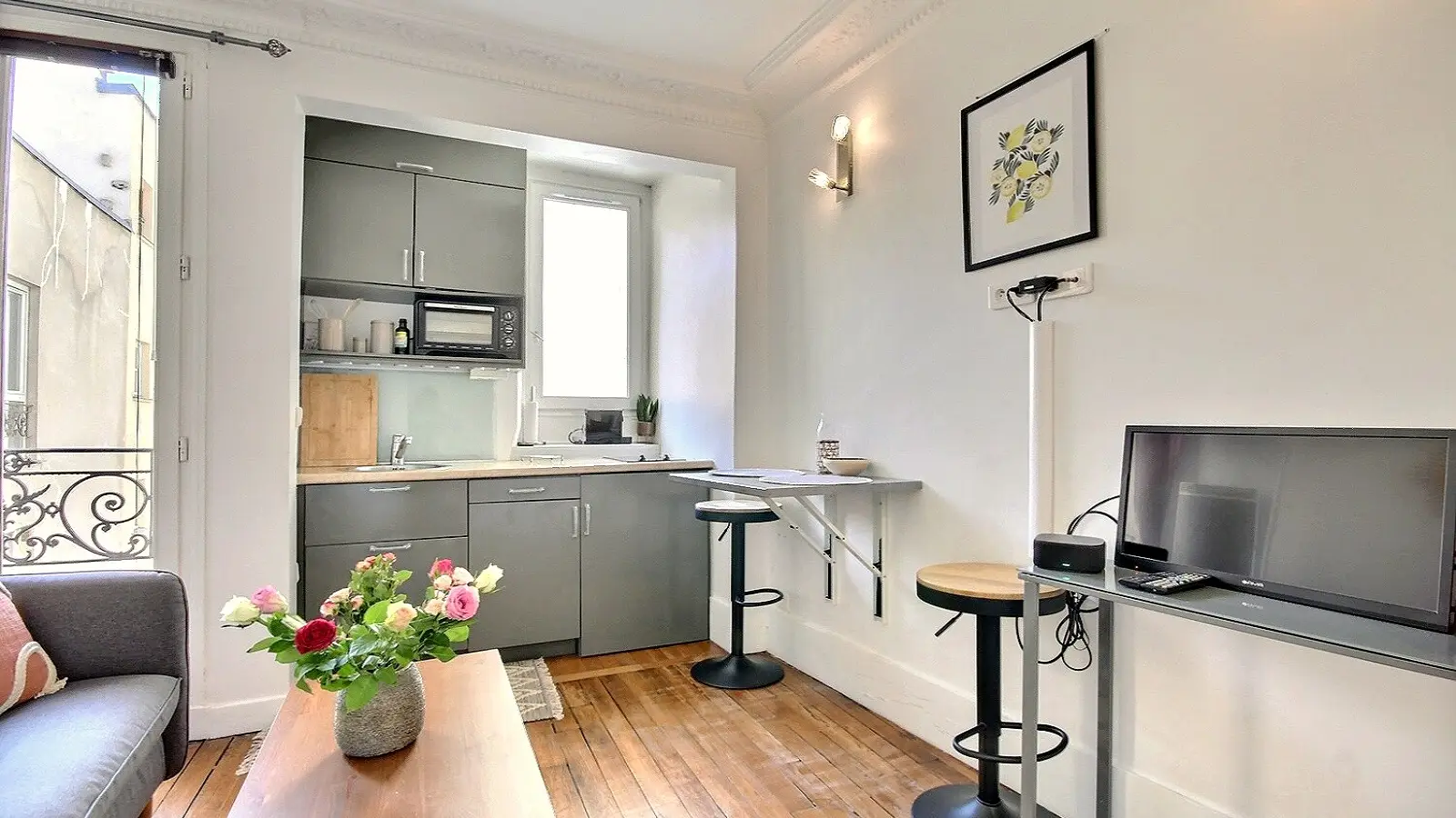 Flat Rue des Dames in Paris