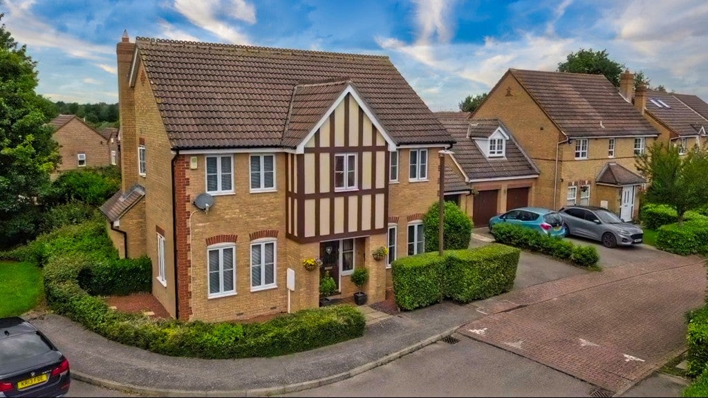 House Stagshaw Grove in Milton Keynes