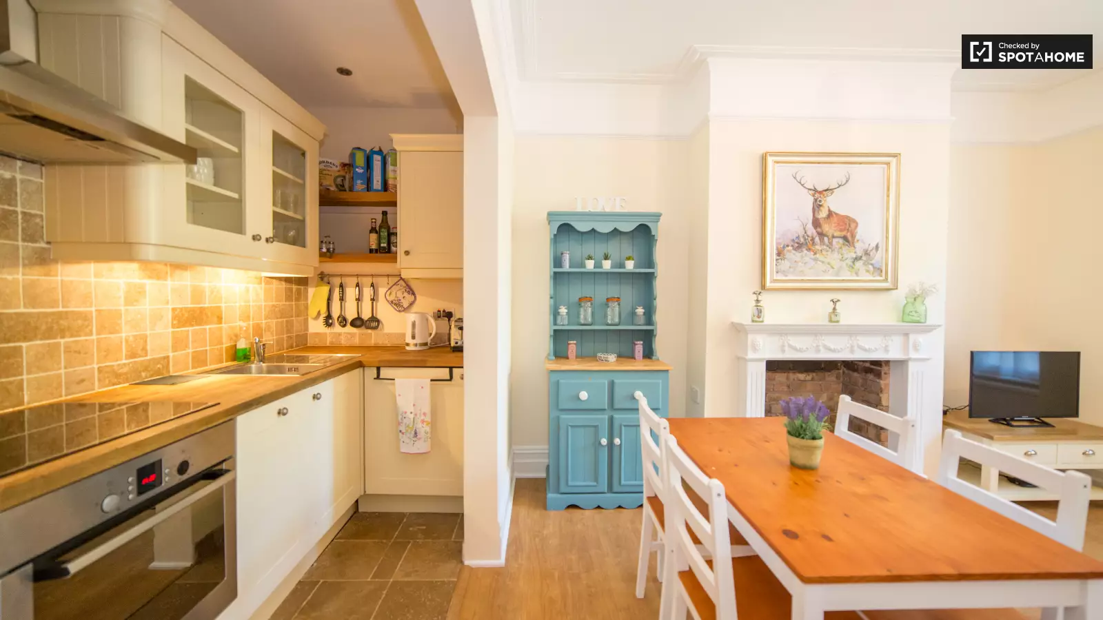 Flat Bowen Road in Greater London