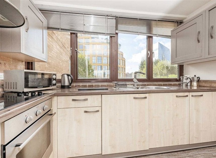 Flat Hopton Street in Greater London