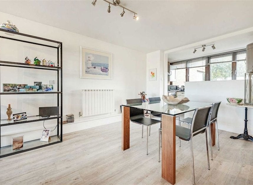 Flat Hopton Street in Greater London