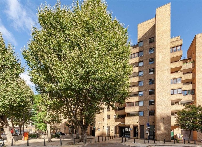 Flat Hopton Street in Greater London