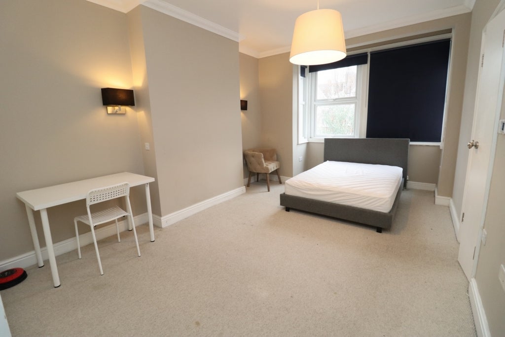 Room Globe Road in Greater London