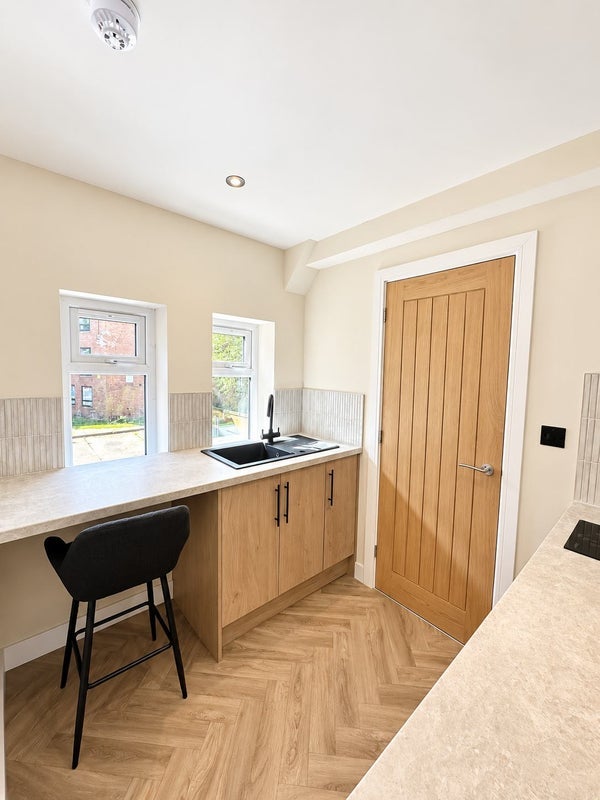 Room Corporation Street in Mansfield Woodhouse