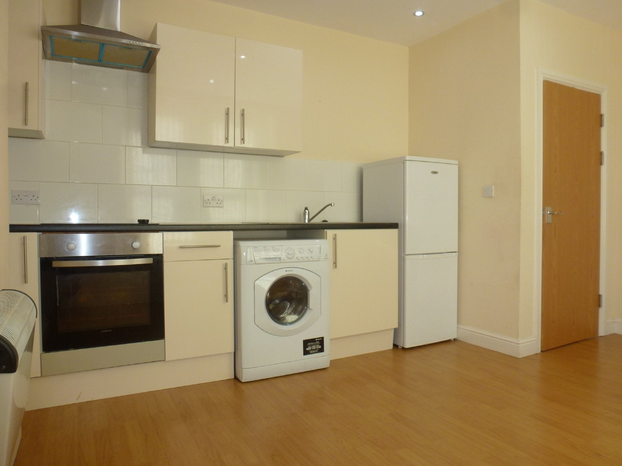 Flat Piercefield Place in Cardiff
