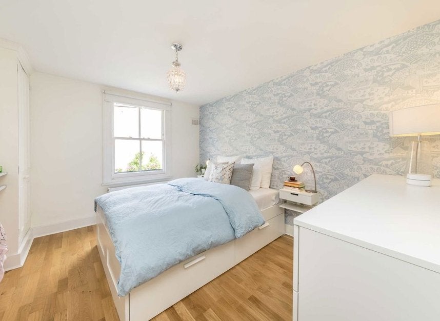 Flat Saltram Crescent in City of Westminster