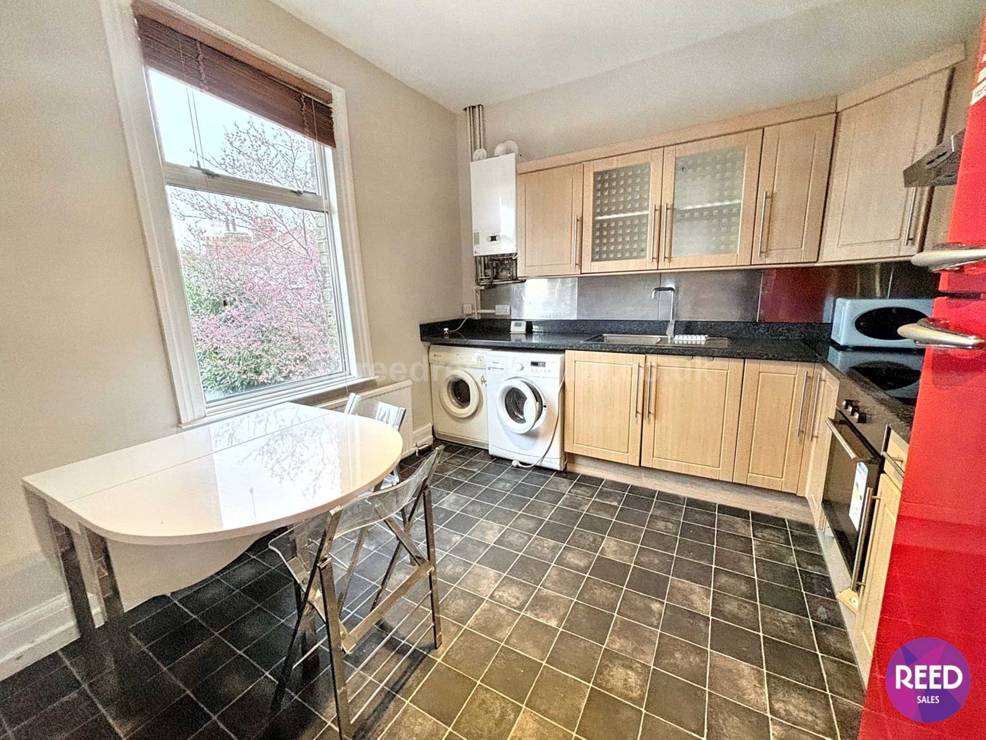 Flat Wimborne Road in Southend-on-Sea