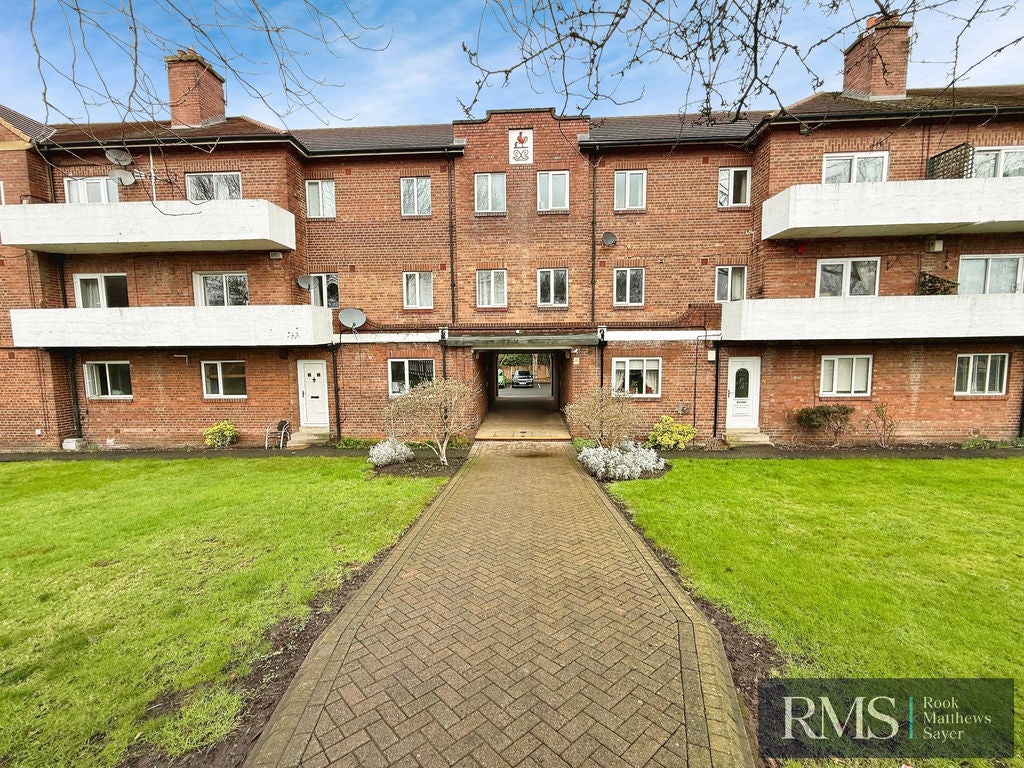 Flat Benton Park Road in Newcastle upon Tyne