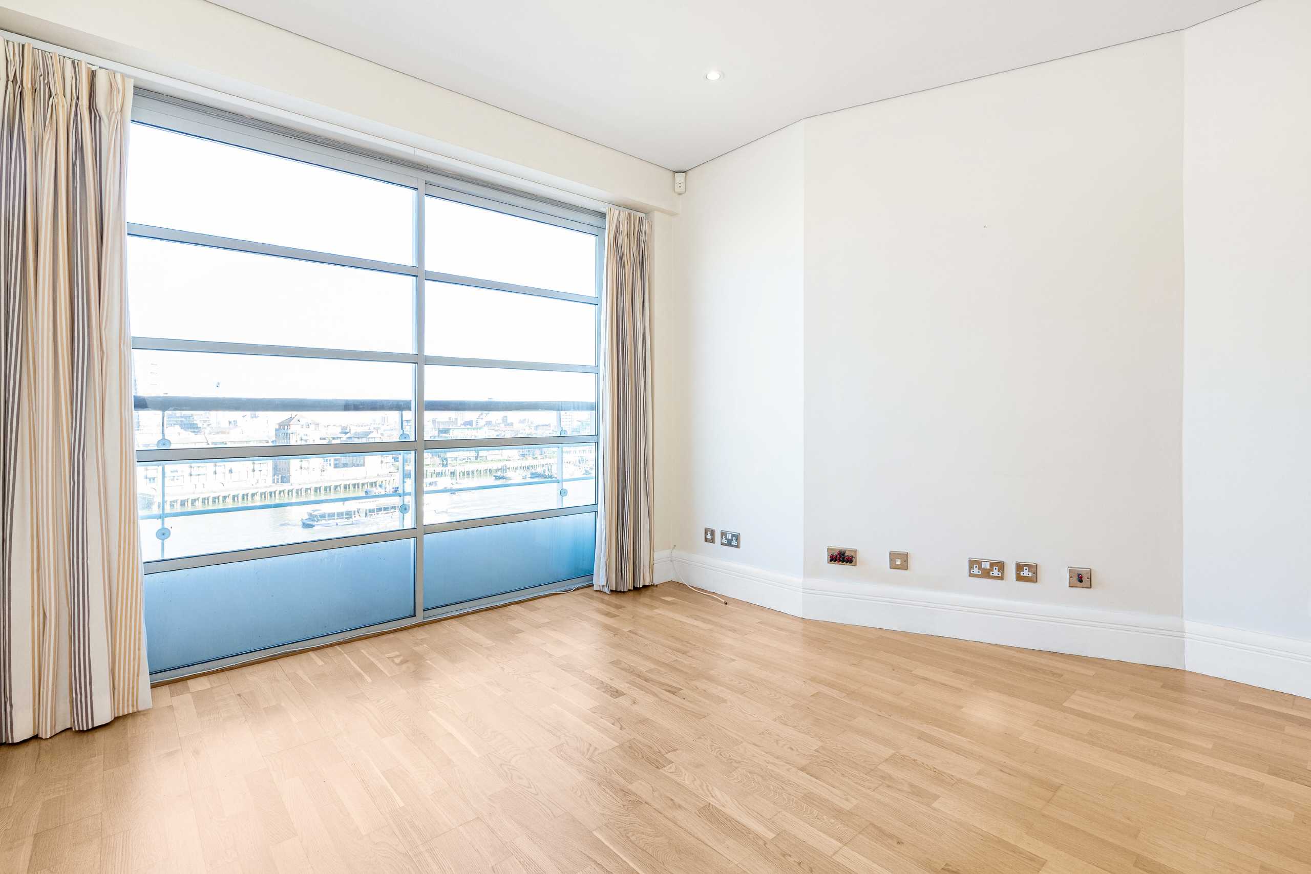 Flat Shad Thames in Greater London