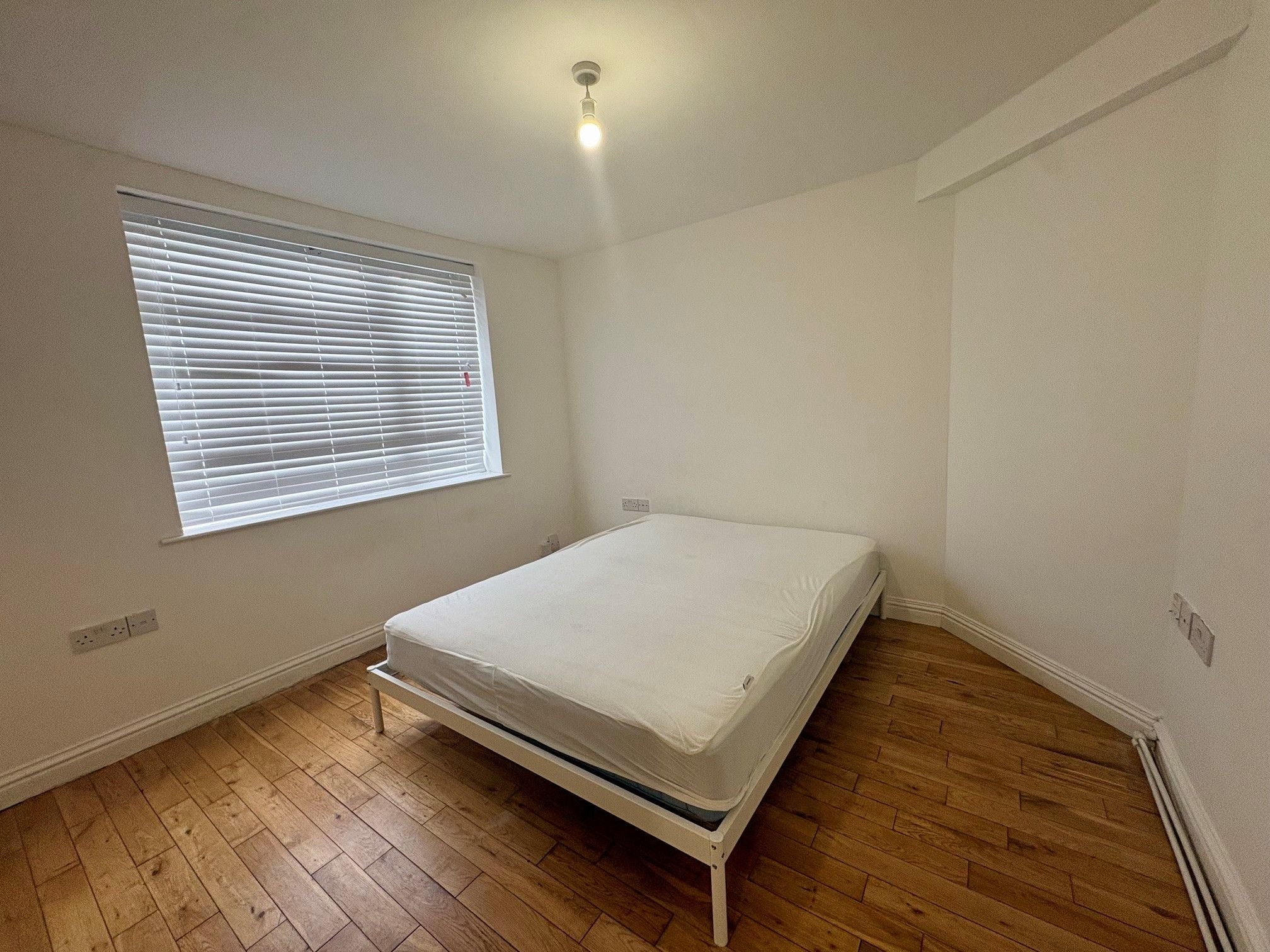 Flat Hillfields Avenue in Bristol