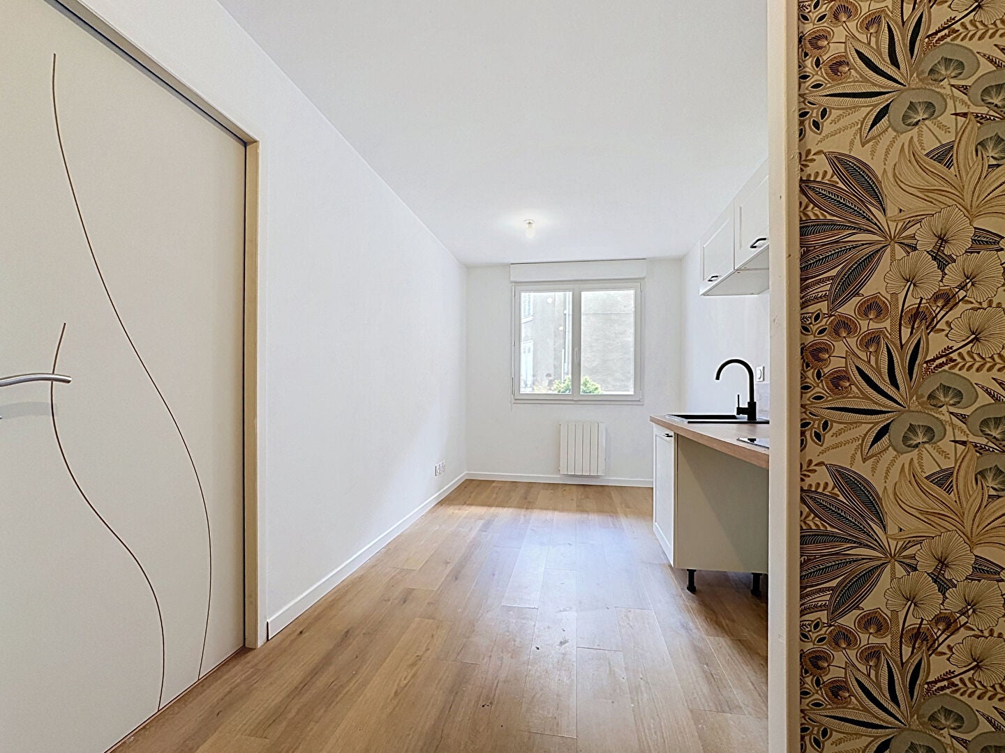 Flat Quai d'Avesnières in Laval