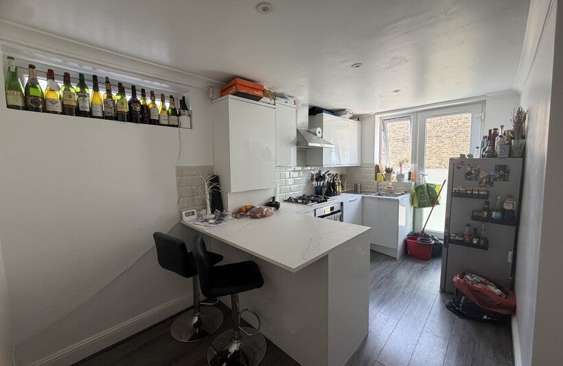 Flat Merton Road in Greater London