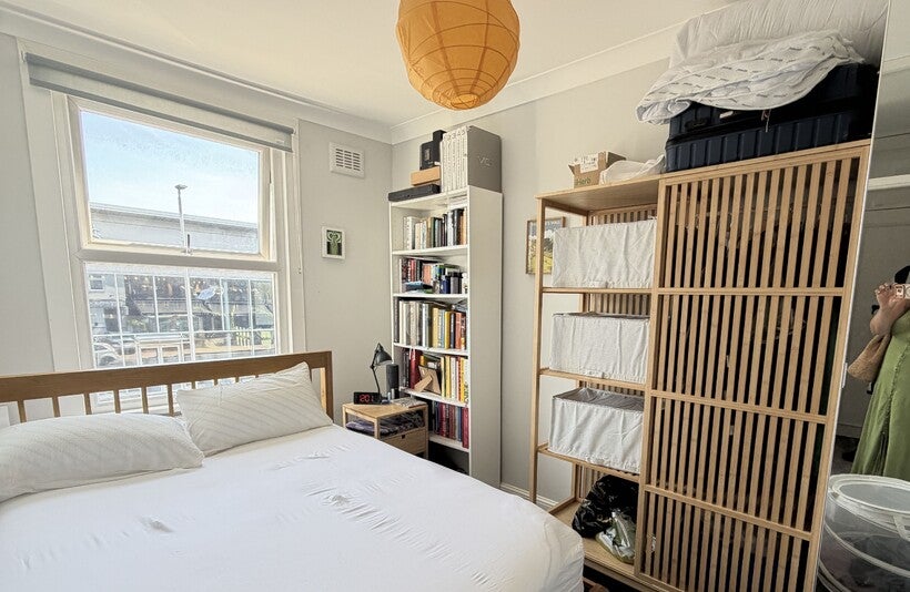 Flat Merton Road in Greater London
