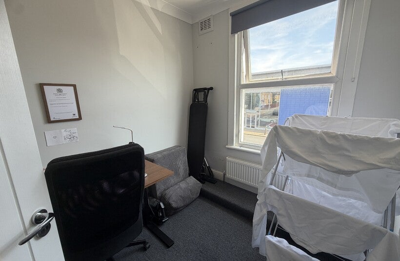 Flat Merton Road in Greater London