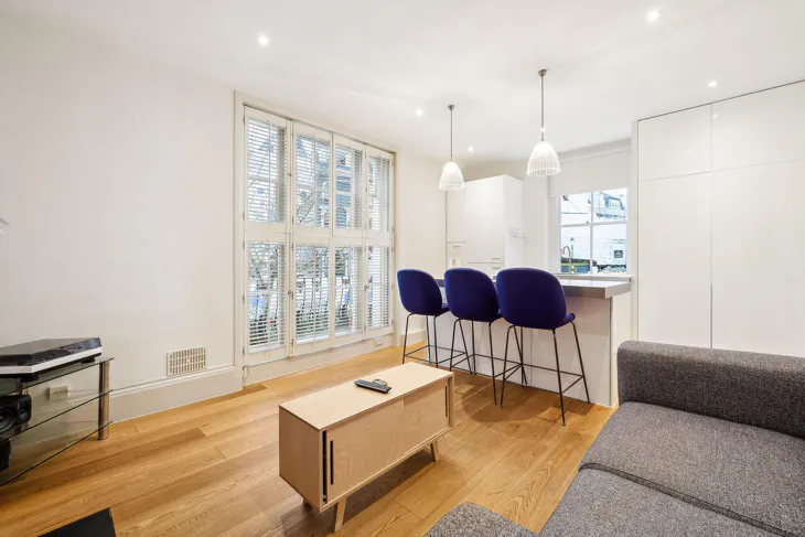 Flat Elgin Crescent in Greater London