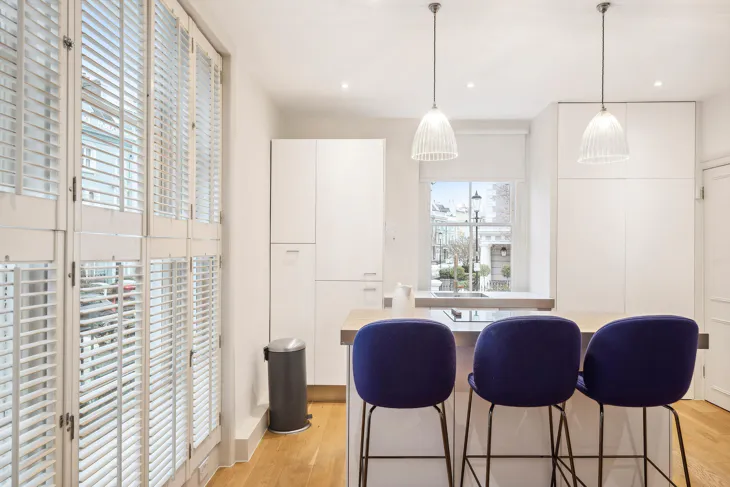 Flat Elgin Crescent in Greater London